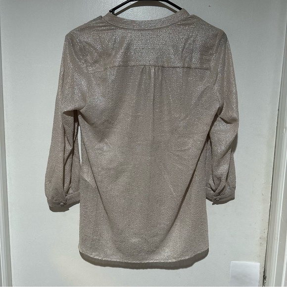 H&M GOLD AND SILVER SPARKLY BUTTON DOWN BLOUSE! SIZE 2 NWOT! #142 - Picture 2 of 4